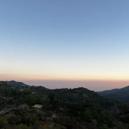 House On The Mountain 度假居